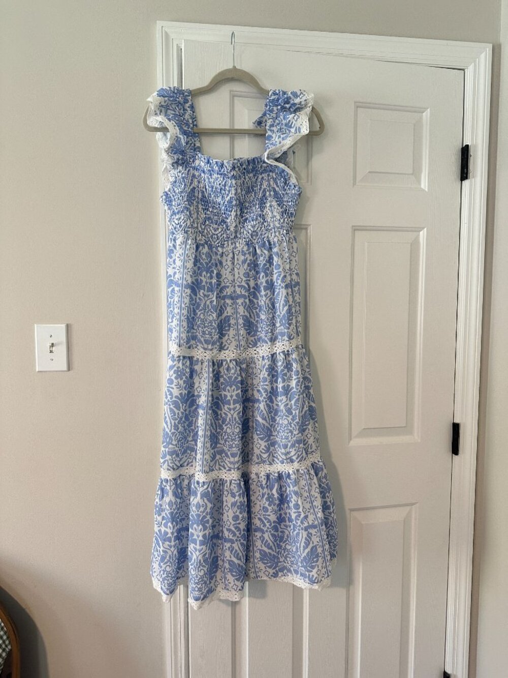 Sail to Sable Lavender Floral Midi Dress - m